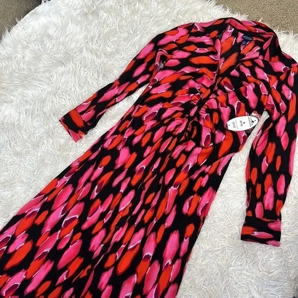 SCOOP MIDI SHIRT DRESS WITH RUCHING PINK BRUSH‎ DOT - Picture 5 of 8